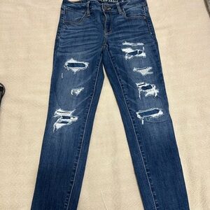 American Eagle Outfitters Women's Distressed Blue Jeans